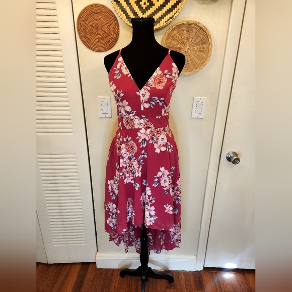 LAST ONE! High-low Floral Dress With Lace Back - Picture 3 of 11